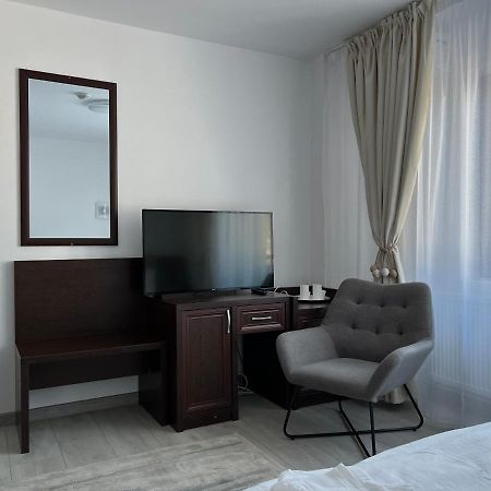 Hotel Mara Braila Bagian luar foto